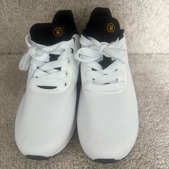 Like New! Urban Cycle Shoes - Tommaso White and Black / Cheetah 🐆 Print - Picture 6 of 6